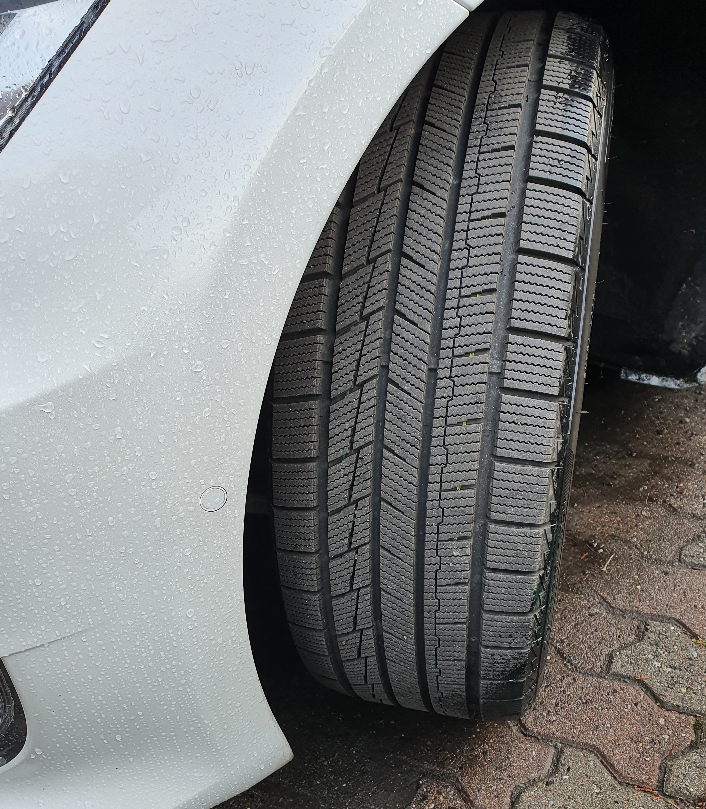 winter-tire-for-ev-frigus-ev-ice-3